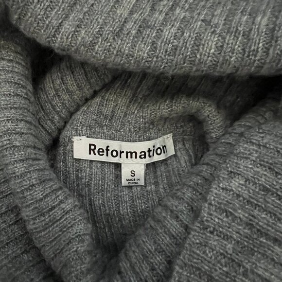 REFORMATION Luisa Cropped Ribbed Cashmere Turtleneck Sweater Gray Small - Picture 7 of 7